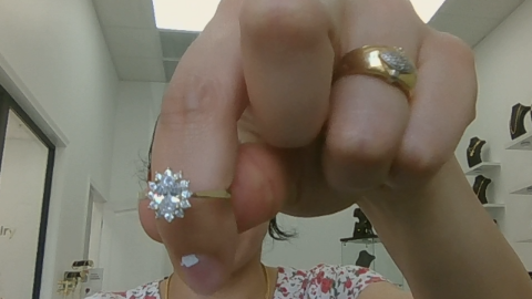 Anillo de pedida mujer Fancy zirconia ovalada big con small zirconia 10k Zirconia Size Size 7 Weight 2.66g
