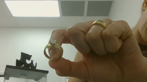 Anillos de compromiso Mujer Fancy tallado con solitario big 10k Zirconia big Size 7.5 Weight 3.05g