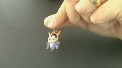 Dijes Fancy anime bufon 10k Zirconia de color Weight 5.98g