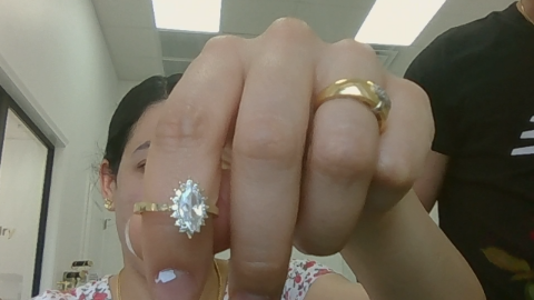 Anillo de pedida mujer Fancy extra ovalado 10k Zirconia Size Size 6.5 Weight 2.48g