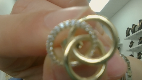 Aretes pegados mujer Fancy triple circulo 10k Zirconia Weight 2.3g